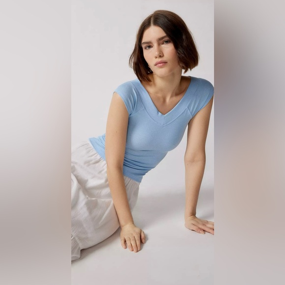 Urban Outfitters BDG Shannen V-Neck Top Light Blue - Picture 1 of 9